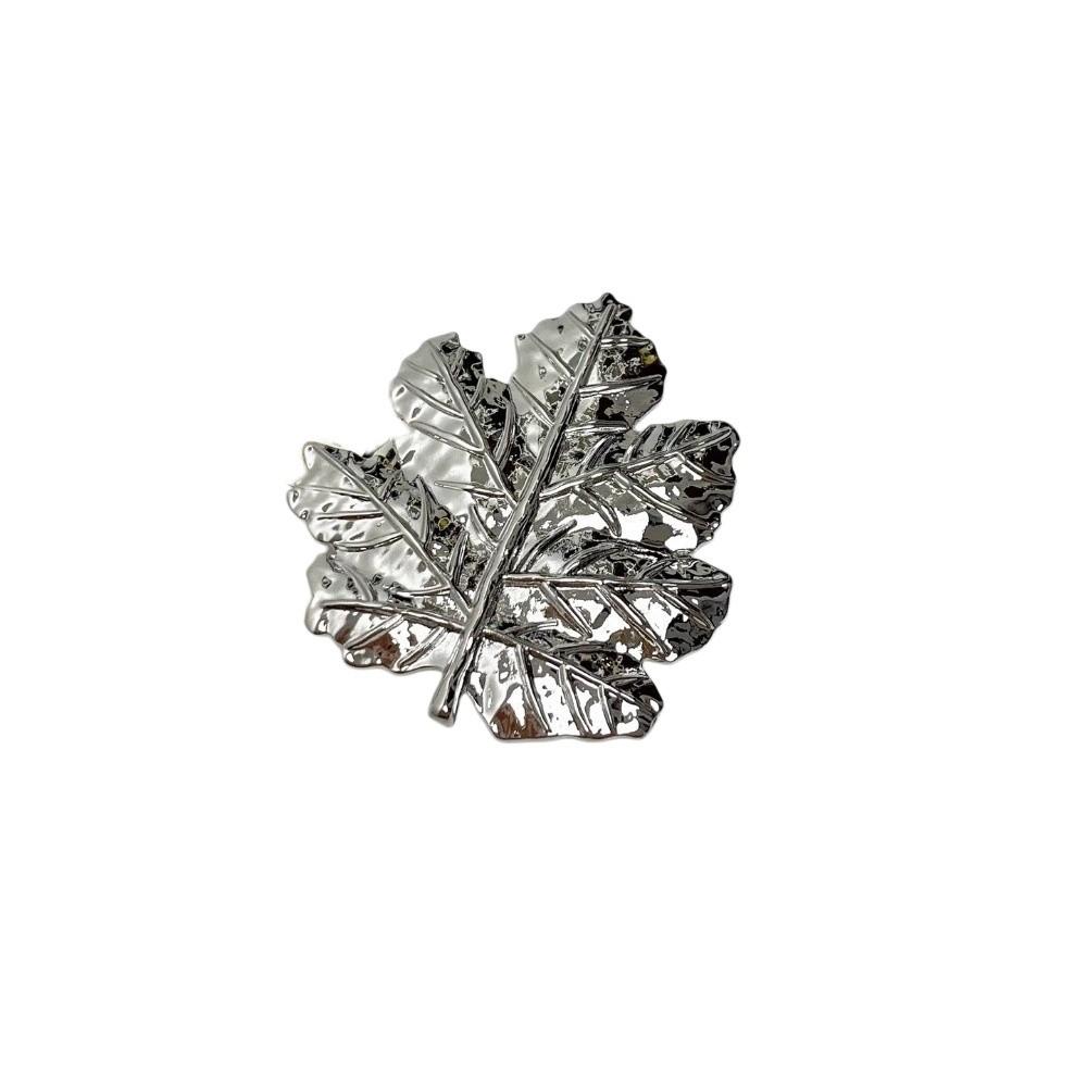 Exquisite Corsage Ornament Maple Leaf Brooch Vintage French Style Long Leaf Pin Gold Chest Flower Metal Glossy Brooch Gift