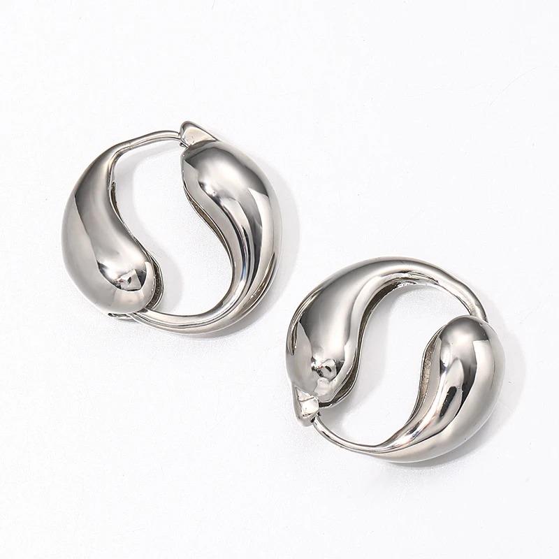 Новое поступление Золотистые серьги-пусеты с жемчугом в форме капли воды для женщин Модные Элегантные Темпераментные Свадебные Банкетные Ювелирные изделия Подарок для девушки