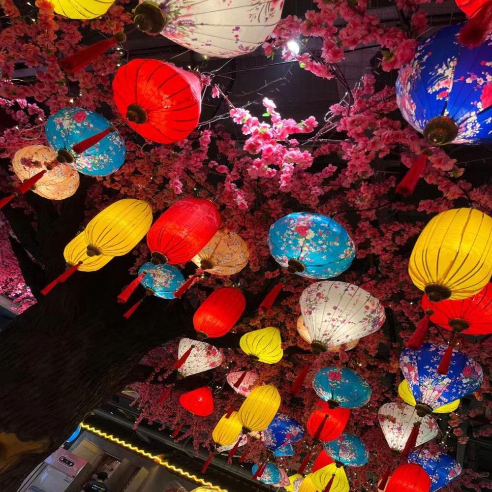 Various Shapes Traditional Chinese Silk Lantern Hand-Painted Floral Lantern Mid-Autumn Festival