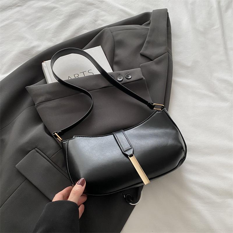 Сумка для работы под мышкой женская большая вместимость 2025 новый весенний сезон ретро повседневная универсальная сумка через плечо