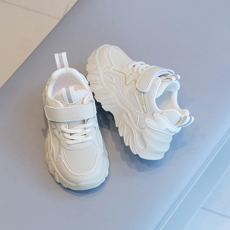 Детские кроссовки. Новые весенние и осенние туфли для папы для мальчиков. Нескользящие маленькие белые туфли для девочек. Детская повседневная обувь на мягкой подошве.