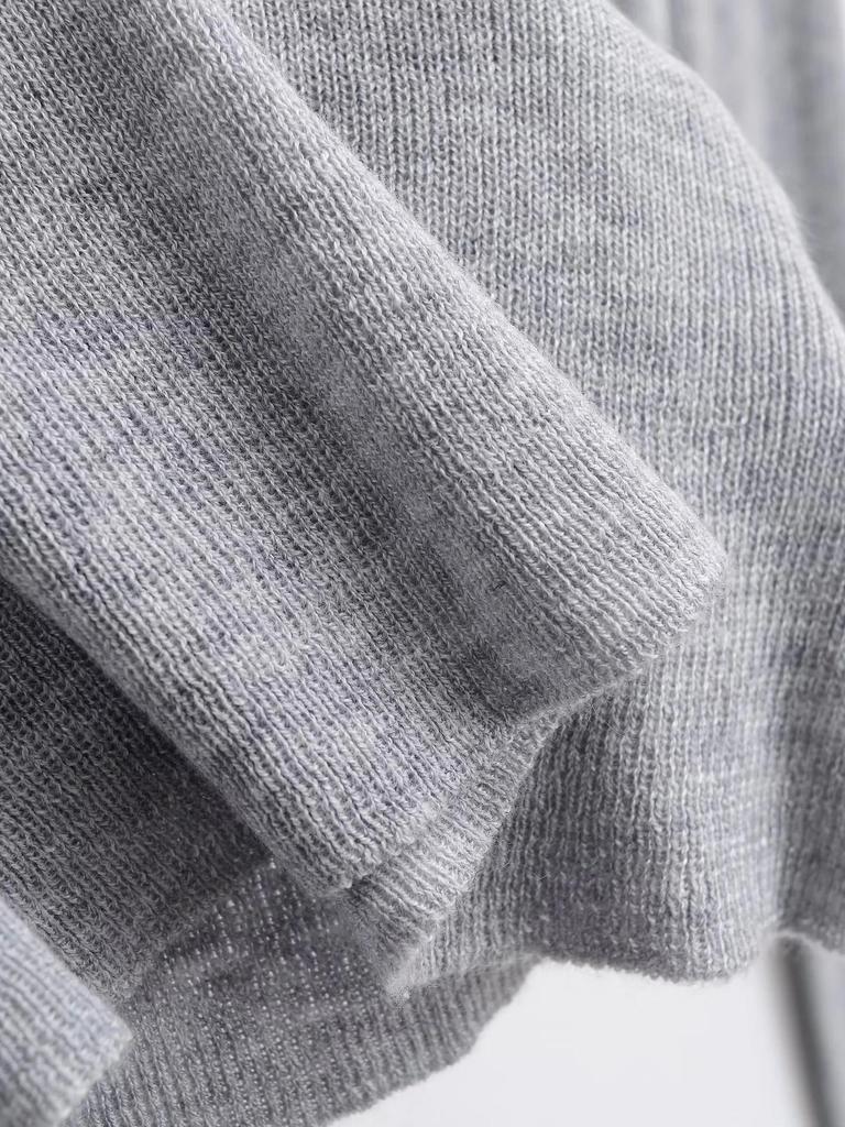 Весна 2025 Трикотаж из шерсти с U-образным вырезом: Прозрачный топ облегающего кроя с длинным рукавом