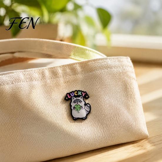 Easy to Use Lapel Pins Cartoon Raccoon Brooch Pin, Animal Decorative Enamel Badge, Alloy Bags Metal Pin for Jackets Backpacks Hats Scarves