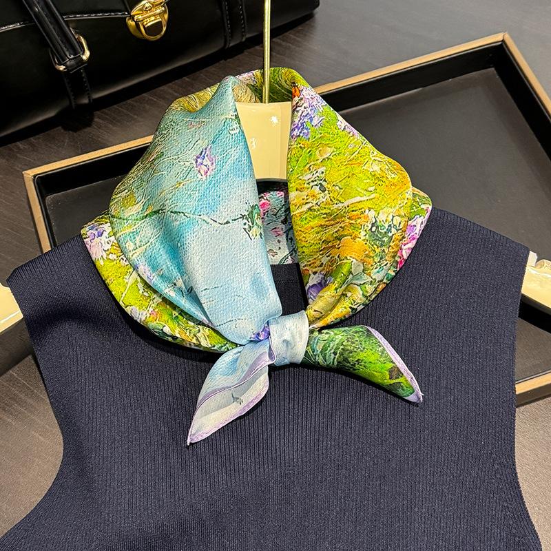 Chinese fashion high-end oil painting wind printing silk square scarf spring and summer women's travel photography 111% mulberry silk silk scarf