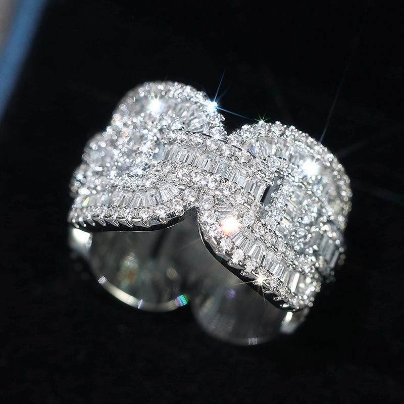 Luxury Full Sparkling CZ Women Ring Geometric Design Fashion Party Engagement Charming Accessories Temperament Jewelry