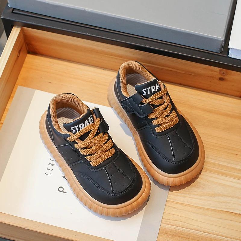 2024 Детская повседневная обувь для девочек и мальчиков, осенняя новая мода в корейском стиле, мягкая подошва, нескользящая, универсальная кожаная обувь