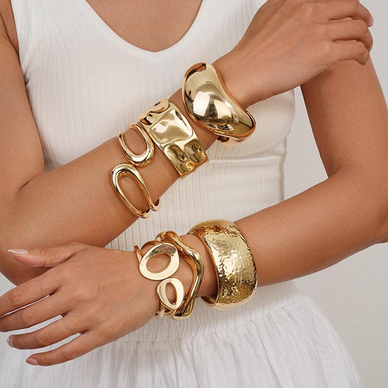Браслет-манжета с переплетающимися кольцами - Европейский и американский дизайн в стиле легкой роскоши для женщин