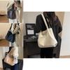 2024 Vintage Chic Pu Handbag With Spacious Interior And City Classic Design