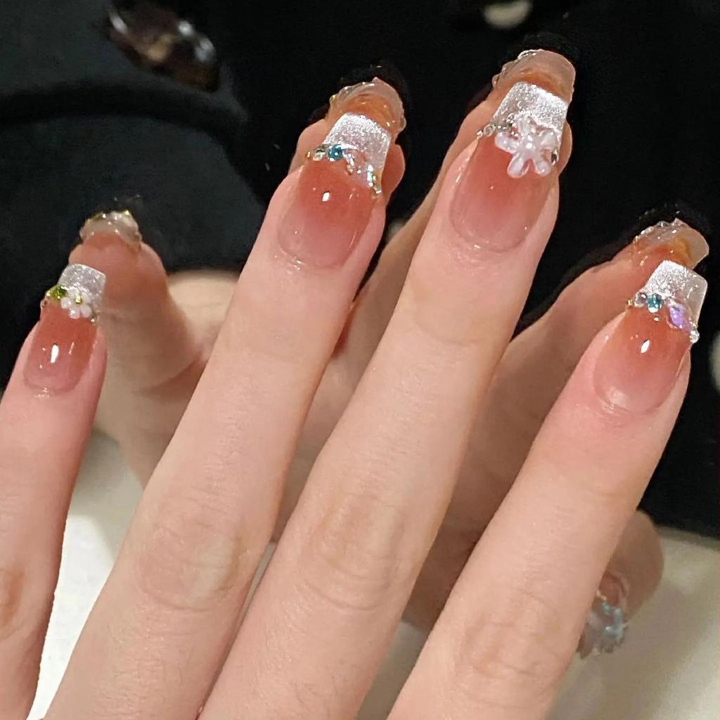 Нажмите на кончики ногтей Гель Полное покрытие 100 дизайнов Накладные ногти ручной работы Высококачественные носимые искусственные ногти Многоразовые размеры от XS до L бесплатно 5 шт. инструментов