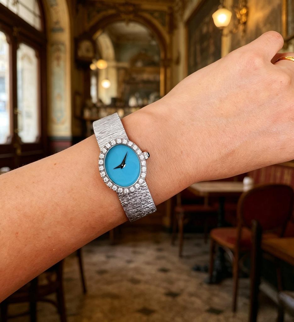Fashion Women Quartz Watch Lake Blue Dial Elegant Rhinestone Inlaid Luxury Delicate Ladies Dress Wristwatch