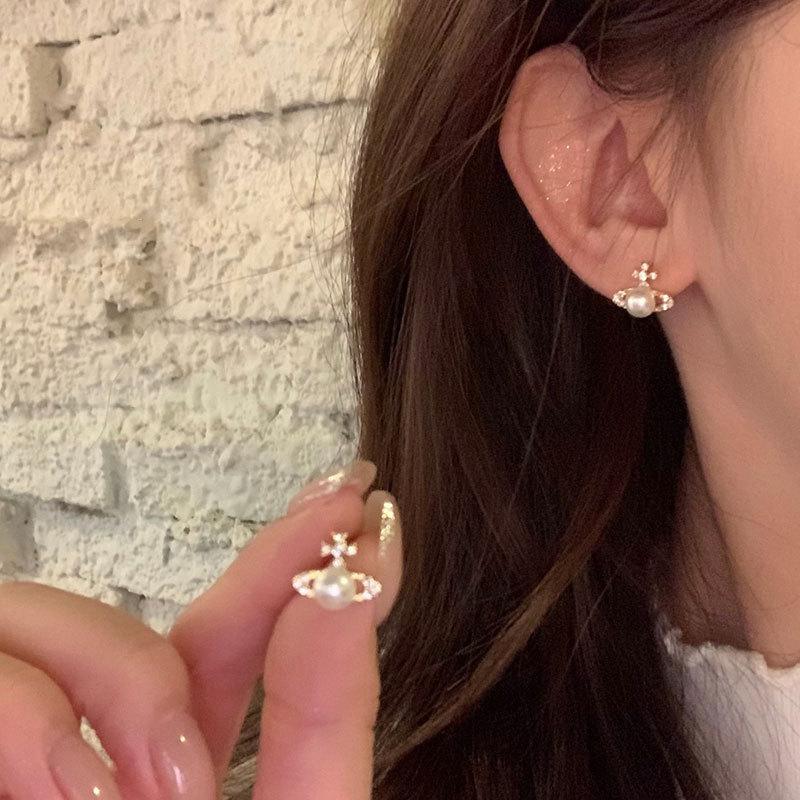 Легкие роскошные серьги-гвоздики с жемчугом и цирконием, женские ретро-серьги с индивидуальным стилем, модные, темпераментные, универсальные серьги для поездок на работу