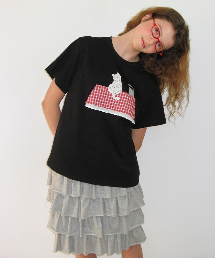 RONRON Rooftop Cat Applique T Shirt Black