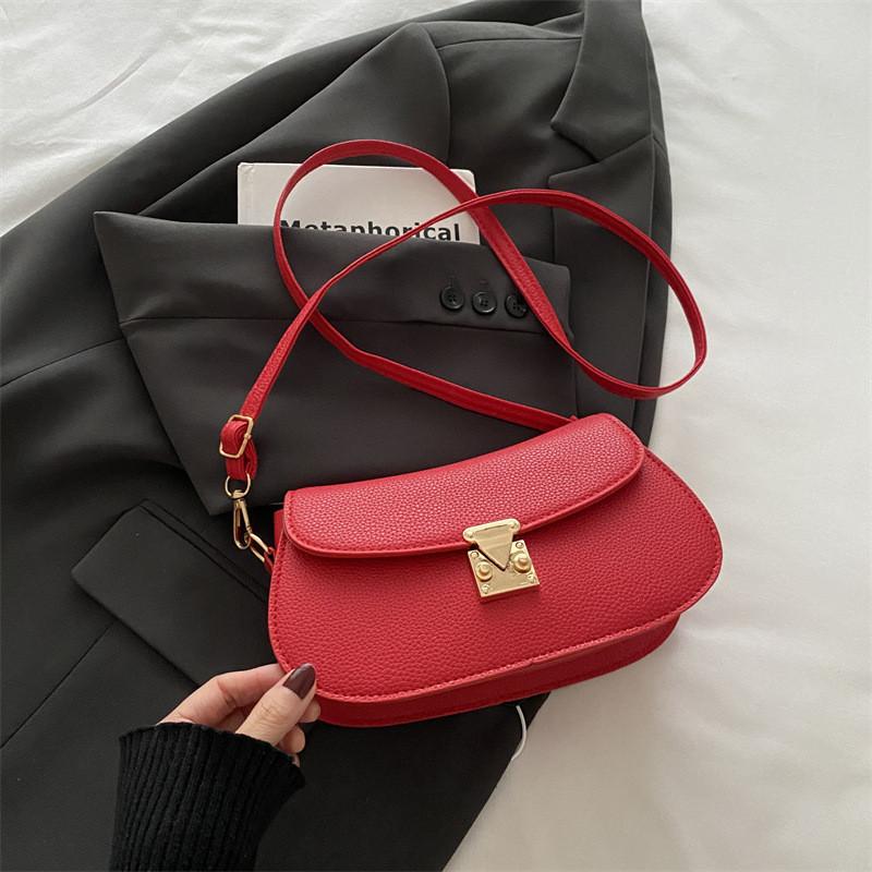 Chic Retro Casual Pu Leather Women's Single Shoulder Bag With Modern Minimalist Appeal