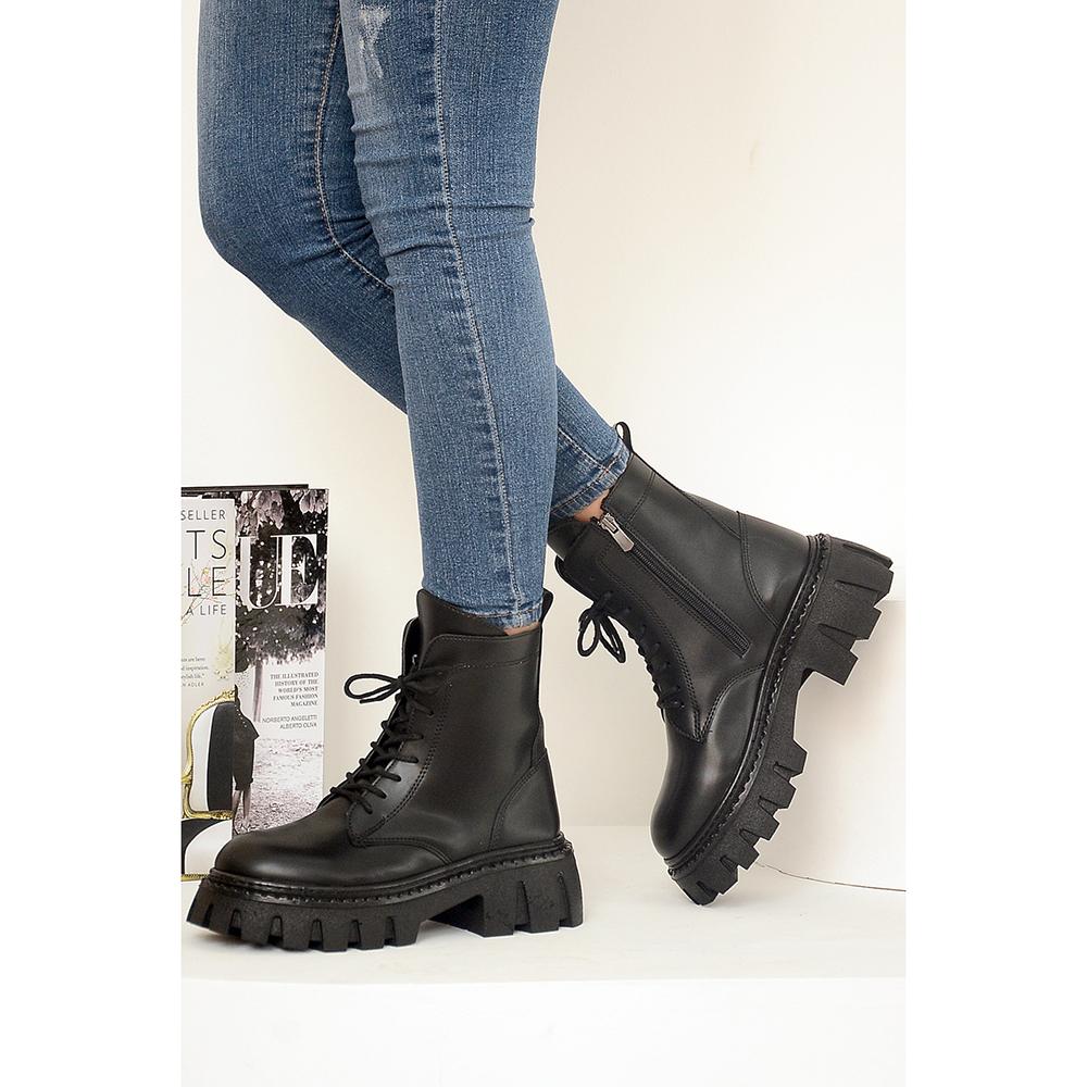 Удобные стильные женские сапоги на высокой подошве на молнии 50-1113-22