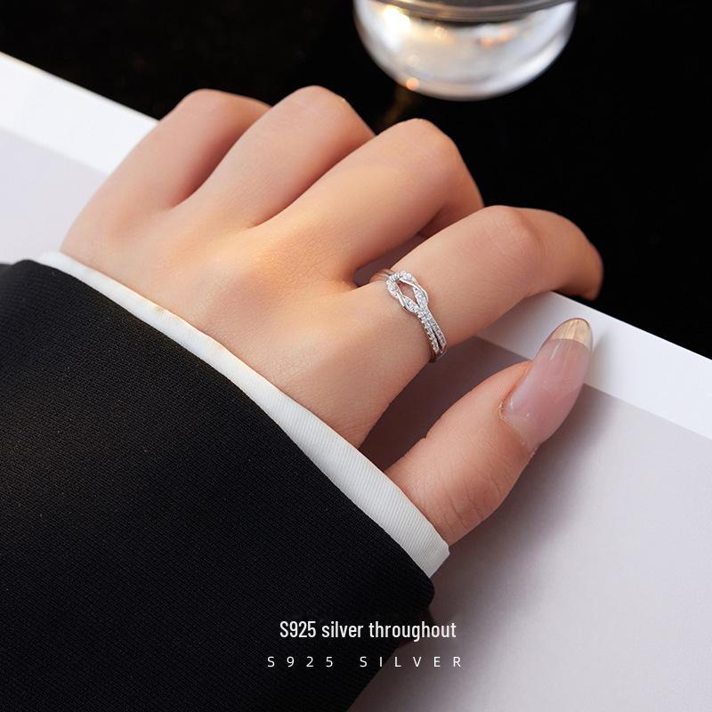 Кольцо с узором «Мебиус» из серебра 925 пробы Banyan Tree: Простая женская мода, индивидуальный дизайн, новые тенденции