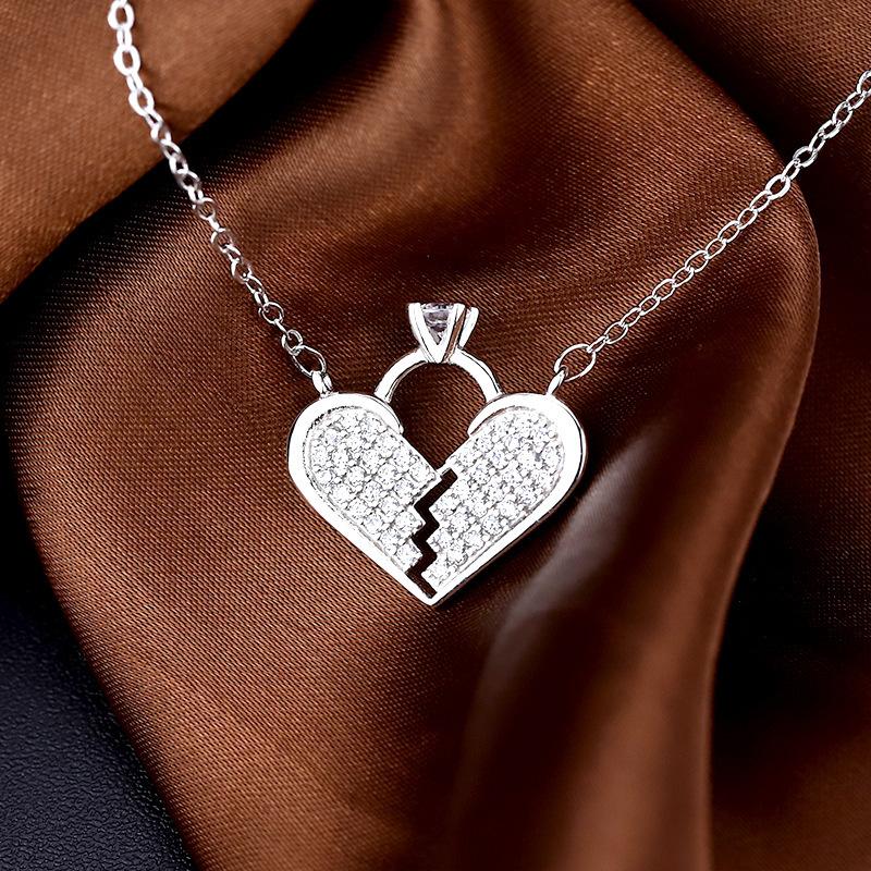 Love Necklace for Women Versatile Niche Heart Shape Light Luxury Beating Heart Pendant