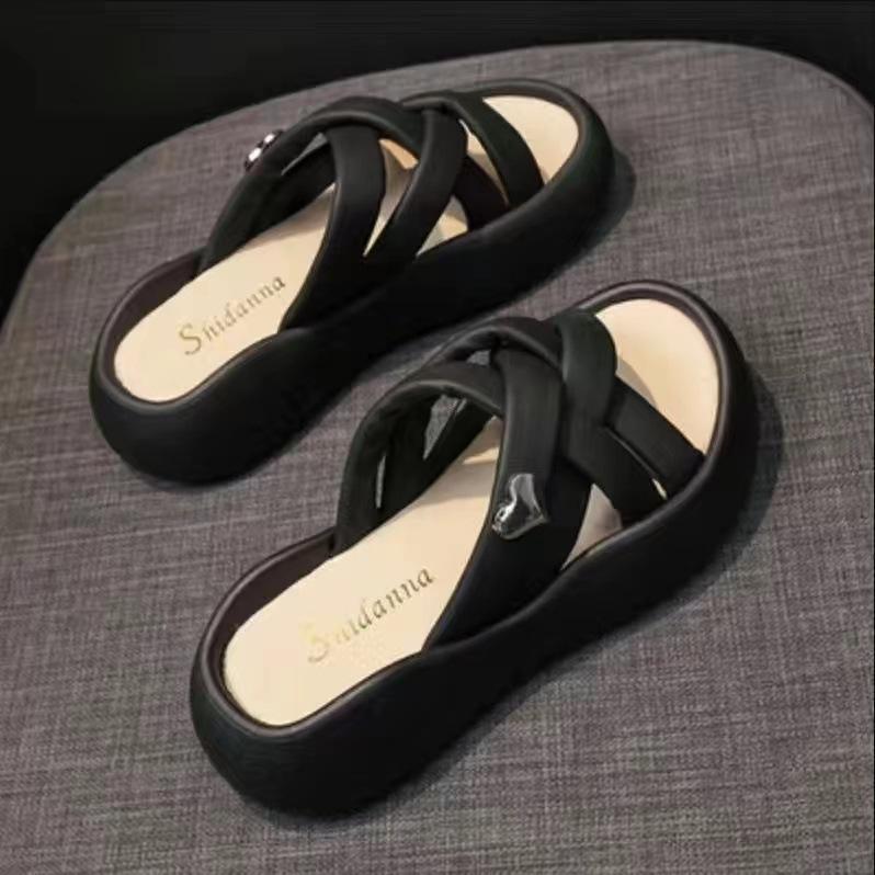 Модные крутые тапочки женская модная верхняя одежда 2025 лето новая толстая подошва женская обувь