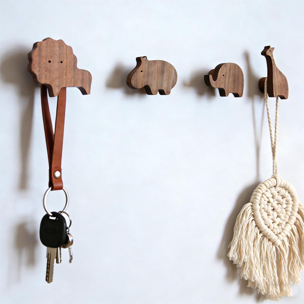 Walnut Wood Hooks Cute Animal Modeling Wall Hooks Keychain Clothes Coat Hook Children Room Decoration Hook Hanger Kitchen Organi