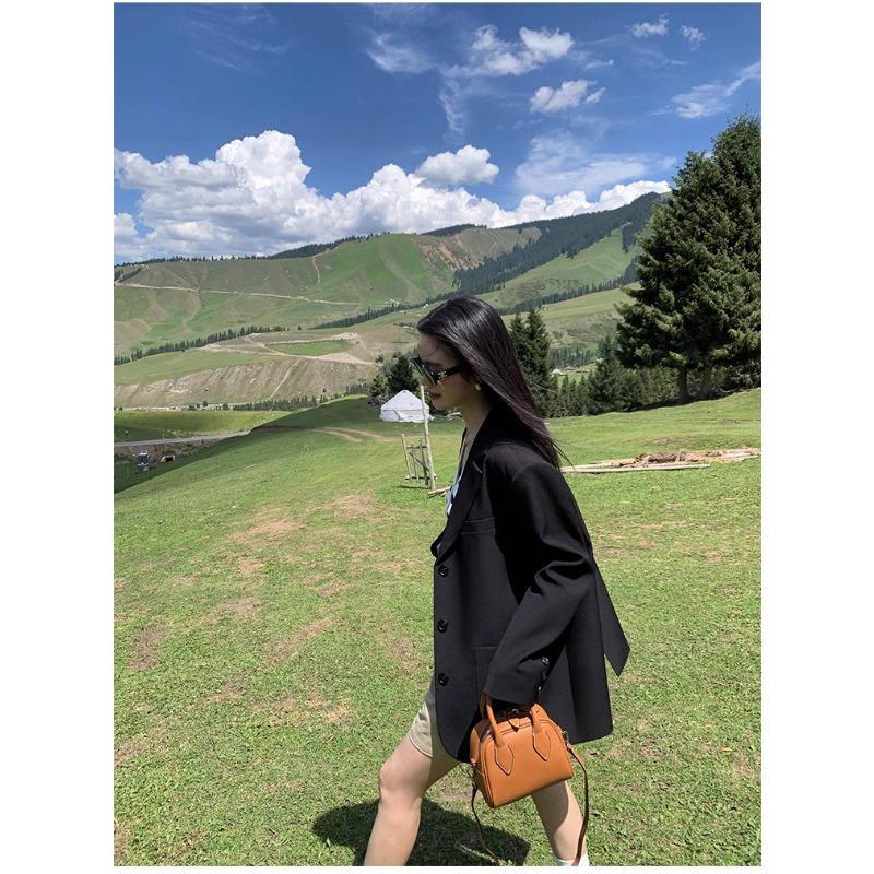 Стильный серый блейзер женский повседневный офисный на весну-осень с дизайном разреза и бантом