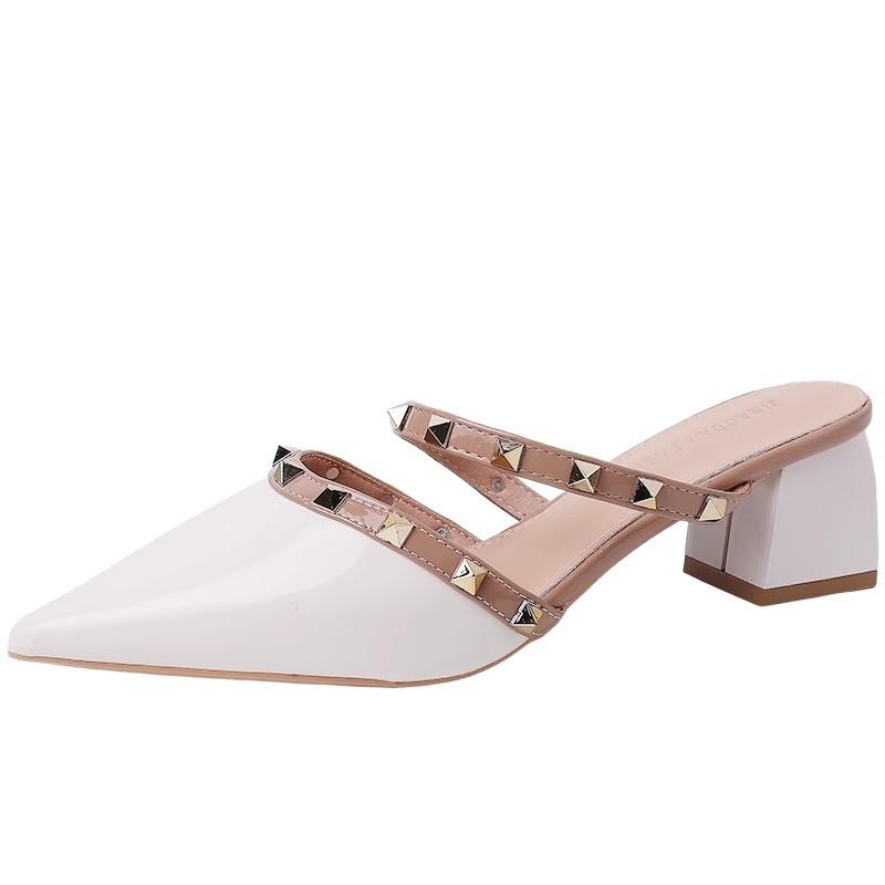 Баотоу острый каблук крутые шлепанцы лето новый уличный стиль женские шлепанцы на толстом каблуке темперамент с заклепками универсальная женская обувь тренд