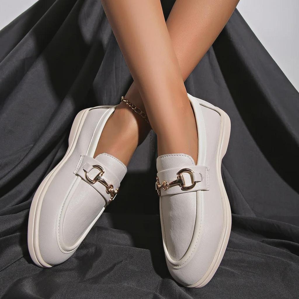 Женские мокасины большого размера с металлической цепочкой на плоской подошве, осень 2024 г.