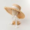 Детская весенне-летняя новая плетёная из рафии соломенная шляпа с грубой обработкой края, плоским верхом и ремешком, для улицы, пляжа, защиты от солнца