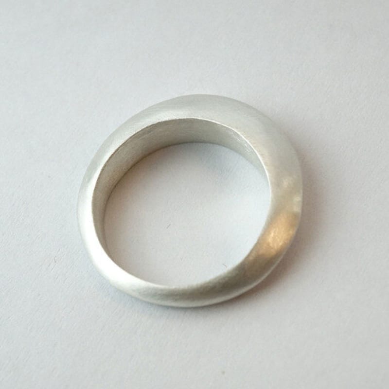 vacactsilver round pointed ring
