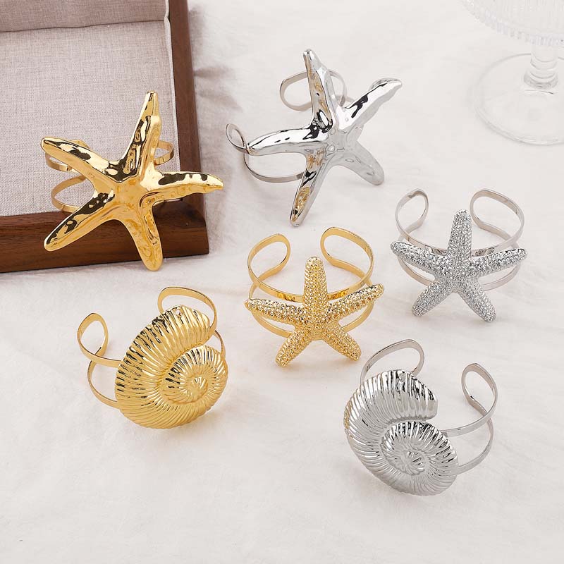 Exaggerated Metal Big Starfish Conch Opening Bracelet for Women Vintage Gold Color Adjustable Cuff Bracelets Jewelry Accessories