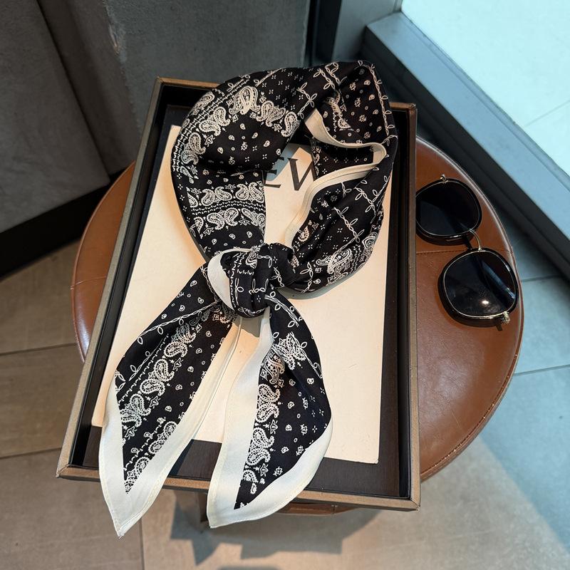 Retro light luxury flower triangle scarf women's fashion foreign style versatile decorative bag headscarf comfortable outer scarf silk scarf
