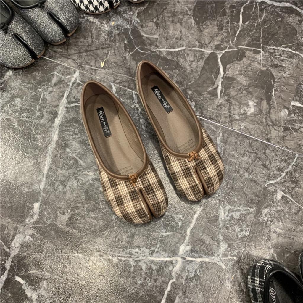 Женские удобные тапочки из кожи из микрофибры на плоской подошве с разделенным носком, лоферы с мягкой подошвой, короткие женские мокасины