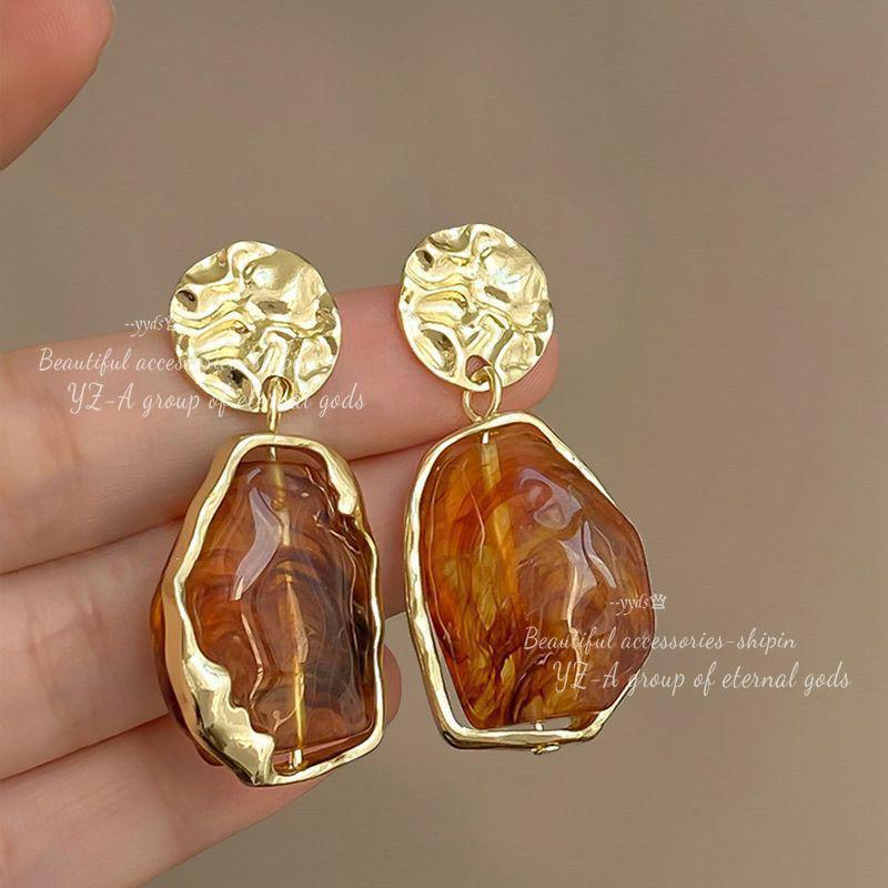 Серьги с камнем тигровый глаз в стиле ретро 2024 года: Элитный осенне-зимний стиль для женщин