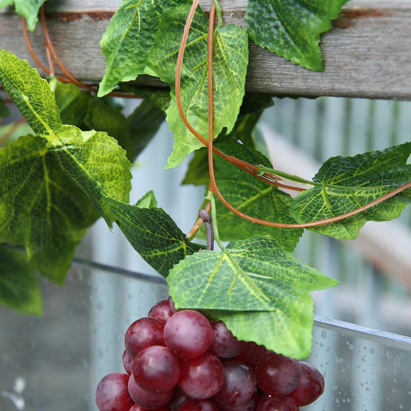 Зеленая искусственная виноградная лоза для декора стен в помещении и на балконе