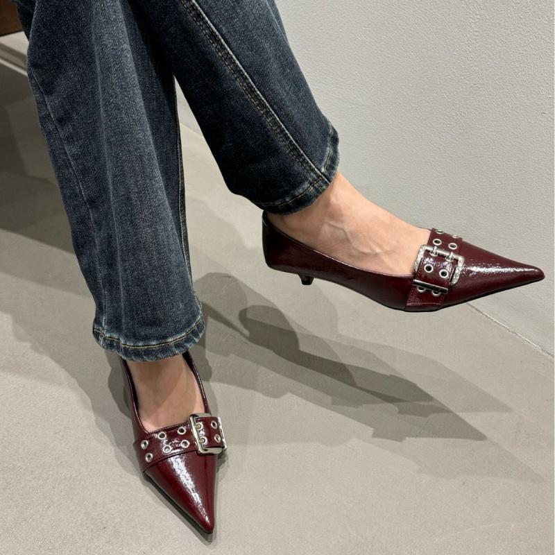 Roman Retro Women Pumps Shoes 2025 Spring And Autumn Pointed Toe Shallow Mouth Sandals Morden Trendy Low Heels Shoes