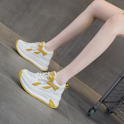 Маленький человек толстоподошвенные увеличивающие рост обувь Форреста Гампа женские 2025 новые маленькие белые туфли повседневная мода универсальные дышащие спортивные женские туфли