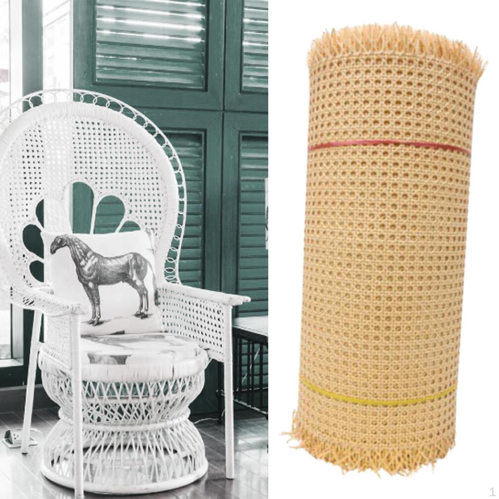 Удочка с ротанговой тростью, плывущей по течению