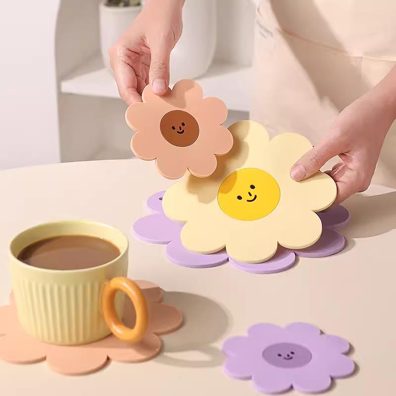 Sunflower Cute Placemat Coaster Anti-skidding and Heat-resistant Silicone Cup Pads Coffee Hot Pad Kitchen Home Tableware Set