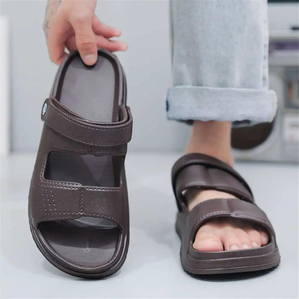 Модные темные шлепанцы без каблука Мужские нюдовые сандалии Обувь Мужские кроссовки Роскошный спортивный стиль Импортеры Импортные Высокий класс Повседневные