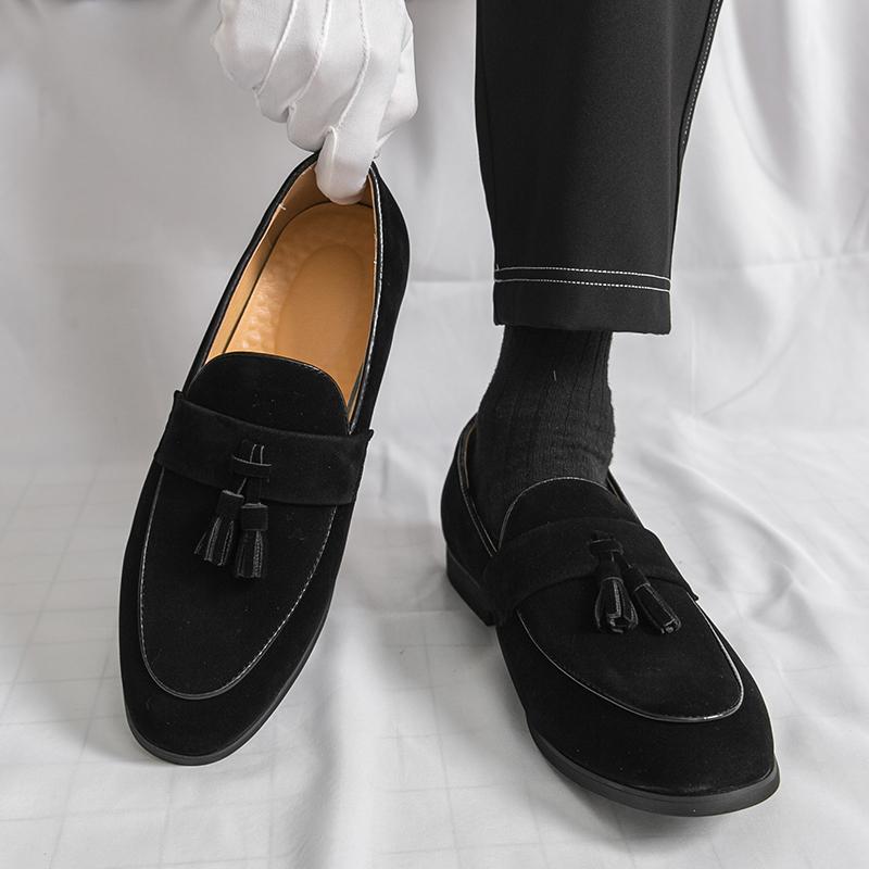 Модная мужская элегантная обувь из натуральной кожи, модные мужские лоферы на каждый день из замши, дышащие слипоны на плоской подошве, туфли для вождения с кисточками