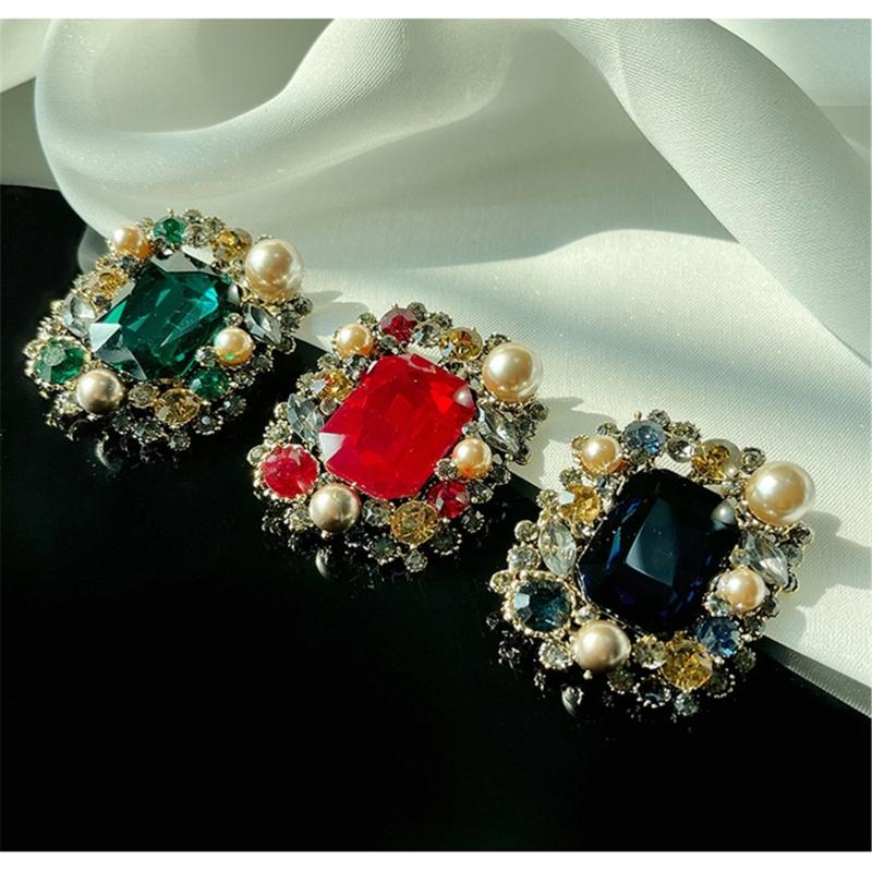 Elegant Clothing Fastener Fashion Accessory Clothing Jewelry Vintage Brooch Crystal Lapel Pin Gift for Woman Girls