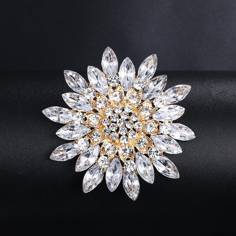 Women Vintage Crystal Baroque Brooches Pins Exquisite Retro Flower Badges Corsage Party Clothing Accessories Pins