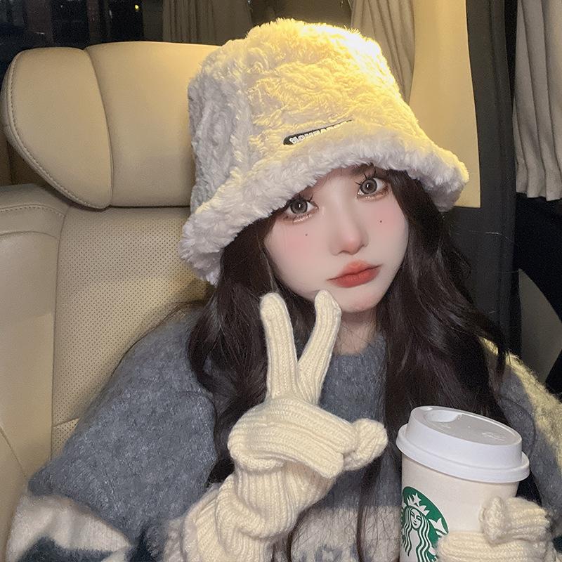 Female autumn and winter Korean version is versatile, showing a small face, thickening and keeping warm, fashionable plush basin hat