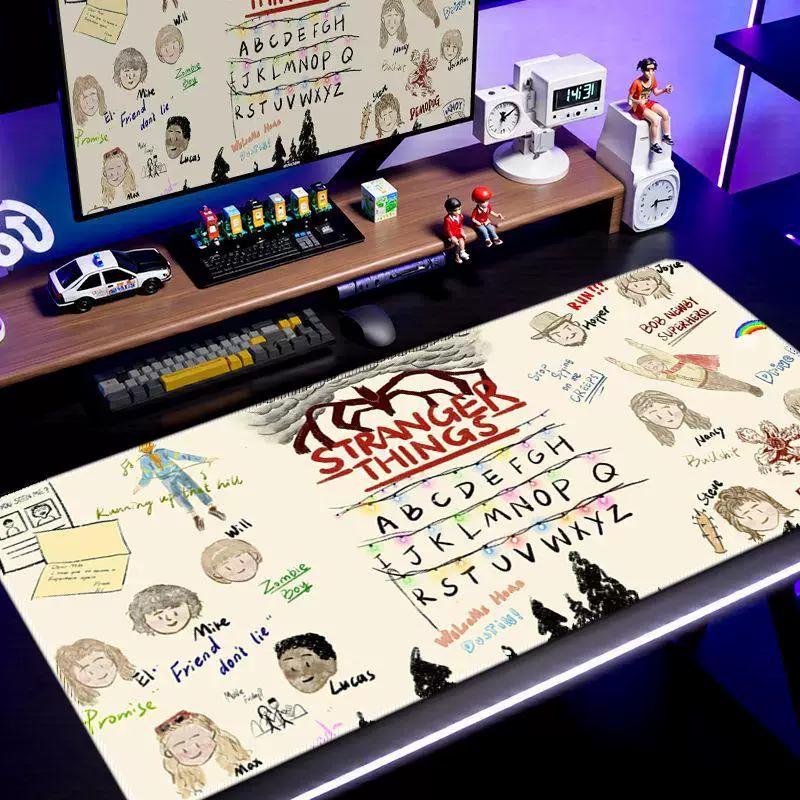 Новый высококачественный печатный кожаный коврик для мыши Stranger Things, увеличенный, с изображением из фильма, для студенческой комнаты, офисного стола, киберспорта, противоскользящий коврик для мыши и клавиатуры, настольный коврик