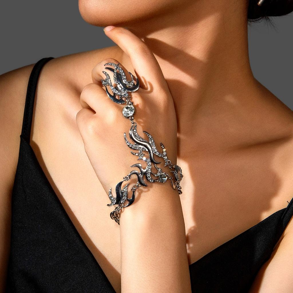 Fashion Design Sense Alloy Rhinestone Finger Bracelet Women, Versatile Jewelry