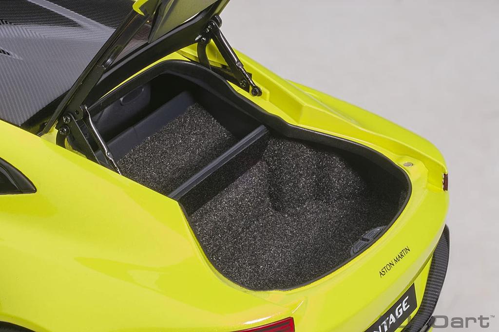 AUTOart Aston Martin Vantage 2019 Metallic Lime Black Roof Finished Model 70279 1/18 Green/Carbon