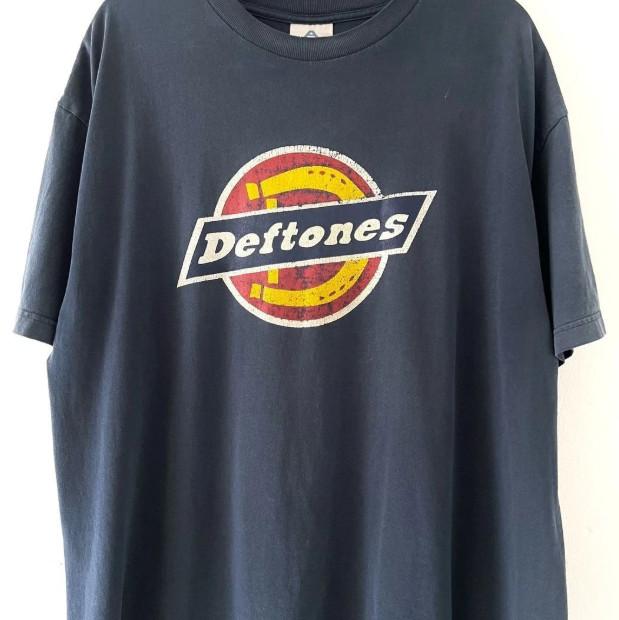 Vintage 90s Deftones T-shirt