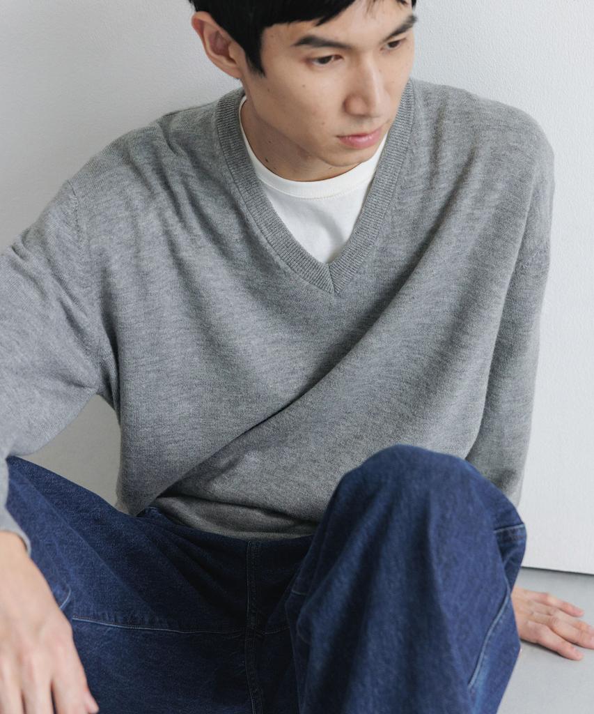 BLANKROOM V-Neck Knit_Light Gray
