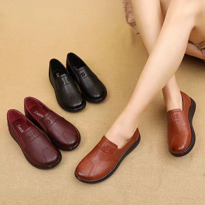 Women's Soft-soled Mother Shoes Comfortable Middle-aged and Elderly Leather Shoes Spring and Autumn Flat Non-slip Grandma Casual Leather Shoes