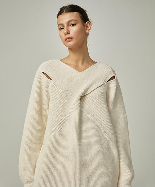 AVA MOLLI Slit Detail Loose Fit Pullover (Natural)