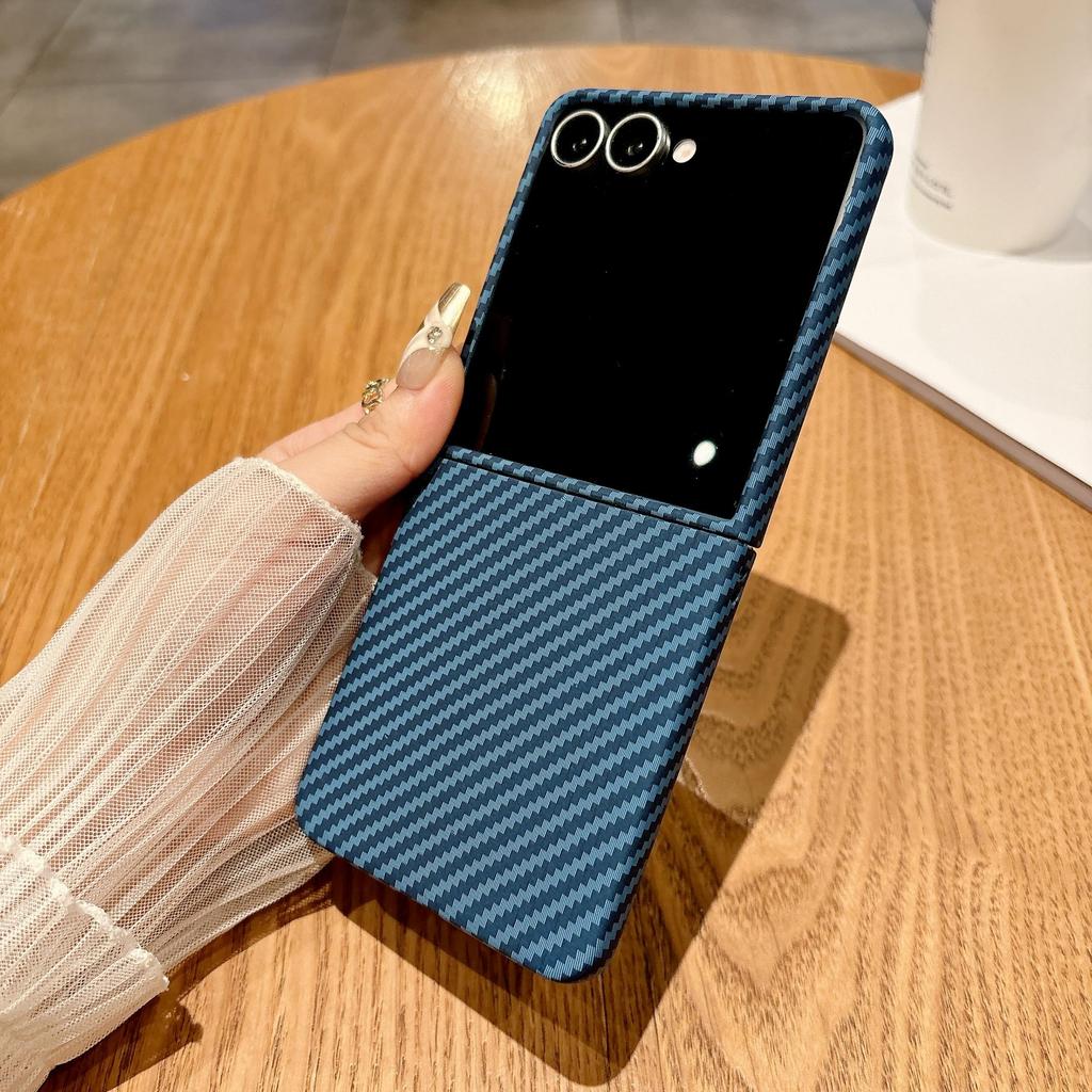 Роскошный защитный бампер из углеродного волокна для телефона Samsung Galaxy Z Flip7 Flip6 Flip5 Flip4 Flip3 Жесткий ПК Контрастный цвет Ударопрочный Защитный чехол
