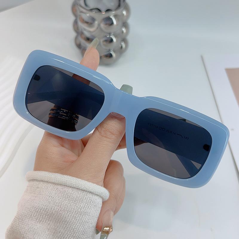 New summer travel concave shape European and American sunglasses, thin fashion thick legs, large square frame, light blue sunglasses for women